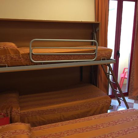 Hotel Fiorella Senigallia Pokój zdjęcie