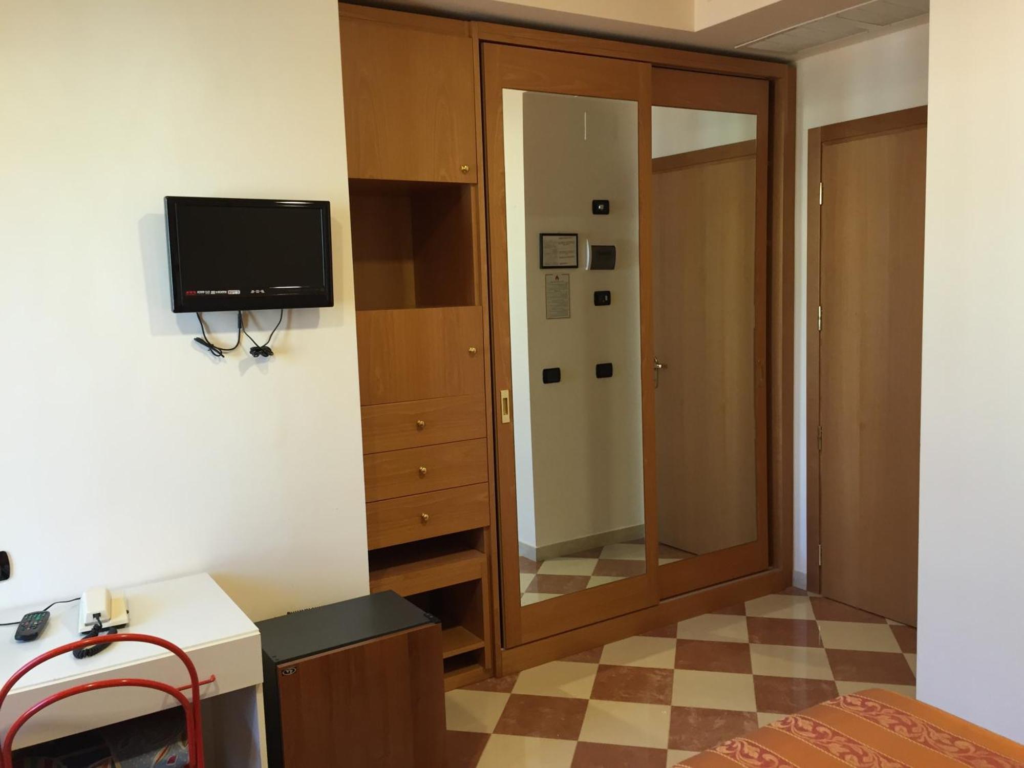 Hotel Fiorella Senigallia Pokój zdjęcie