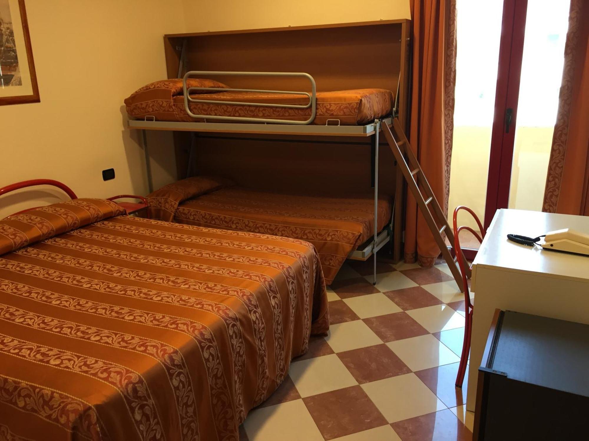 Hotel Fiorella Senigallia Pokój zdjęcie