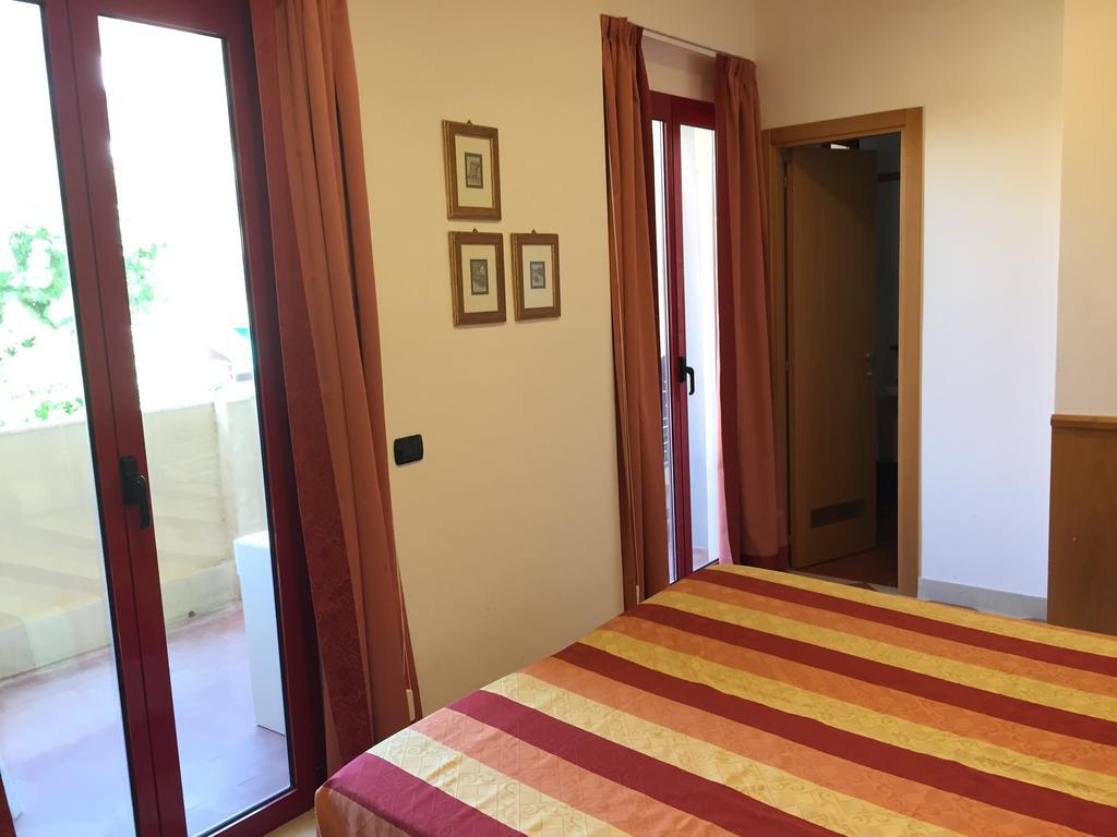 Hotel Fiorella Senigallia Pokój zdjęcie